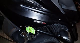 Soporte COLOR AZUL para distintivo ambiental DGT