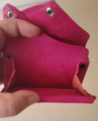 Monedero rosa de cuero
