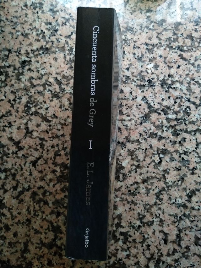 Trilogía: Cincuenta Sombras de Grey, E.L. James.