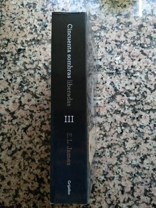 Trilogía: Cincuenta Sombras de Grey, E.L. James.