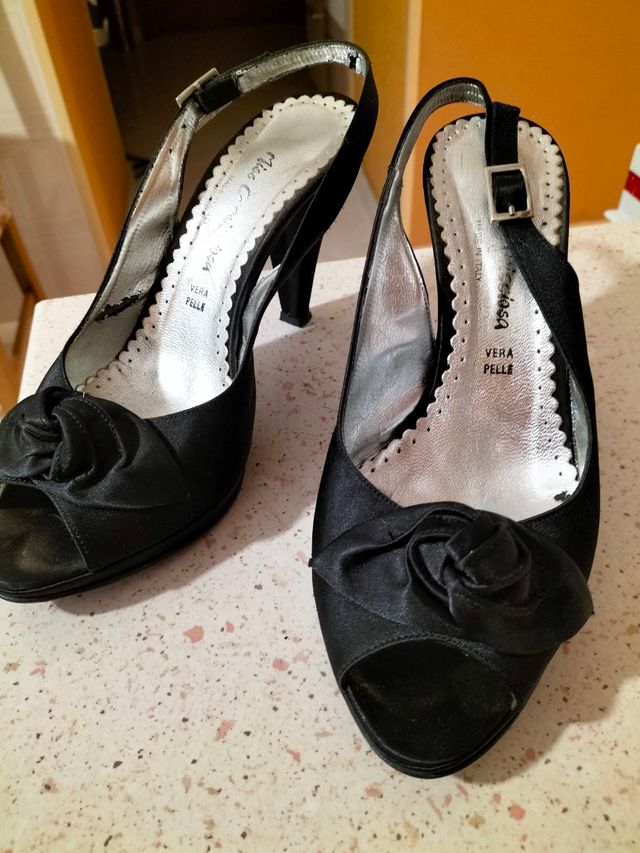 Scarpa classica in raso