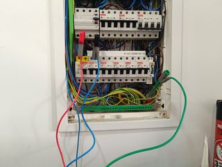 ELECTRICISTA PROFESIONAL.