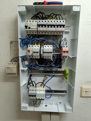 ELECTRICISTA PROFESIONAL.