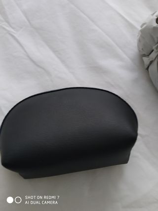 Monedero Guy Laroche mujer azul marino