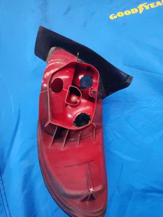 Piloto trasero izquierdo Peugeot 206