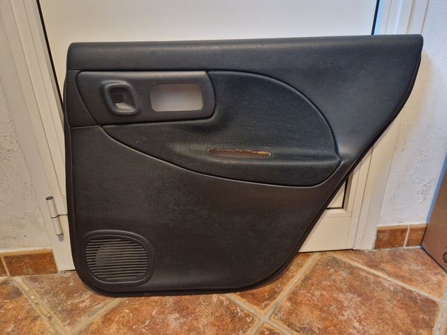 Pannelli interni porte Subaru Impreza 96