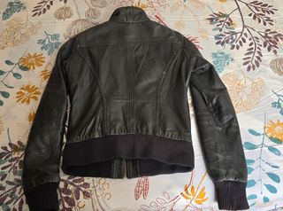 Cazadora de piel para mujer 