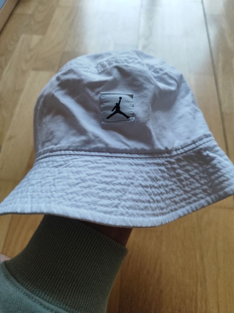 Gorro Pescador Jordan Original Blanco de segunda mano por 14 EUR - Main Image