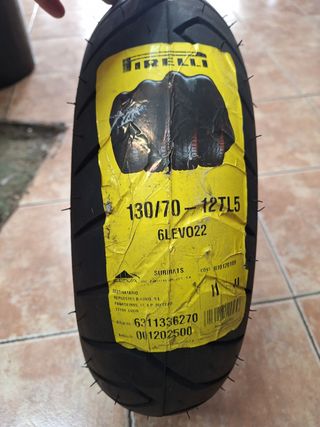 Neumático moto