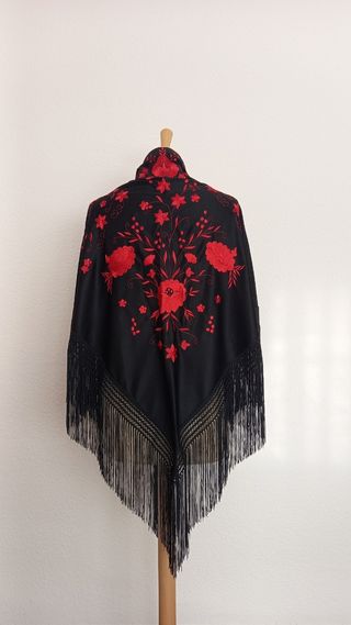 MANTOCILLO BORDADO FLORES