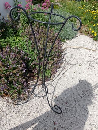 PORTA MACETAS HIERRO FORJADO