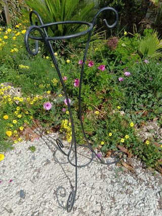 PORTA MACETAS HIERRO FORJADO