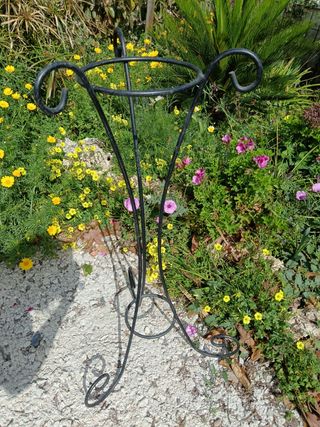 PORTA MACETAS HIERRO FORJADO