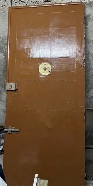 Puerta de entrada de madera mirilla,cerrojo llaves