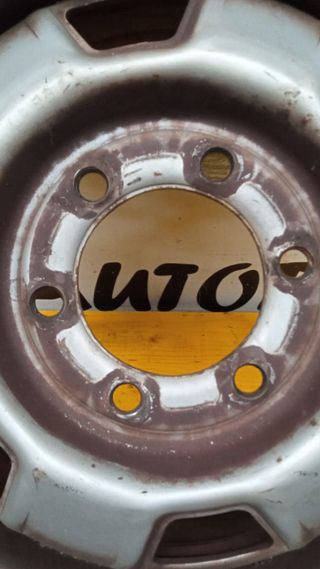 Llantas todoterreno en 15 pulgadas (6 tornillos)