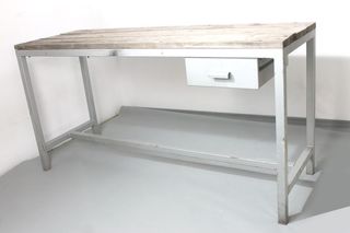 Mesa industrial procedente Antiguo molino