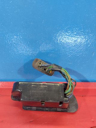MANDO DE ELEVALUNAS MUSSO 85820-05000