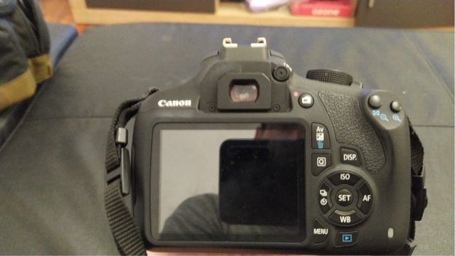 Camara Canon 1200D