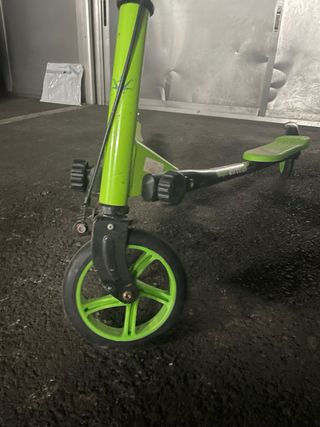 Patinete en uve plegable