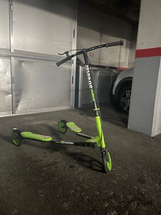 Patinete en uve plegable