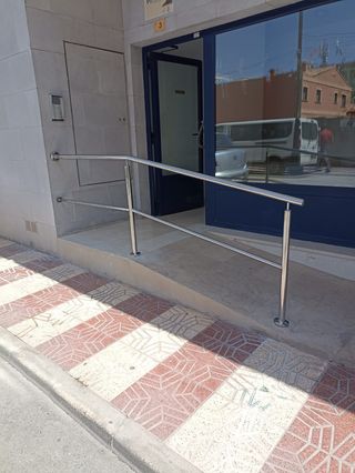 Escaleras, puertas, cancelas, balcones..