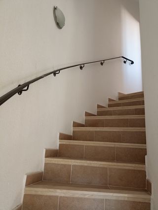 Escaleras, puertas, cancelas, balcones..