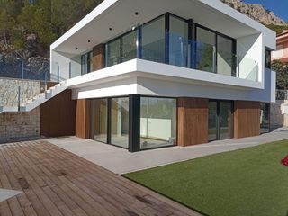 Escaleras, puertas, cancelas, balcones..