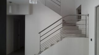 Mesas, cancelas, rejas barandillas