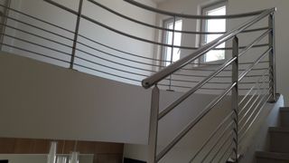 Mesas, cancelas, rejas barandillas