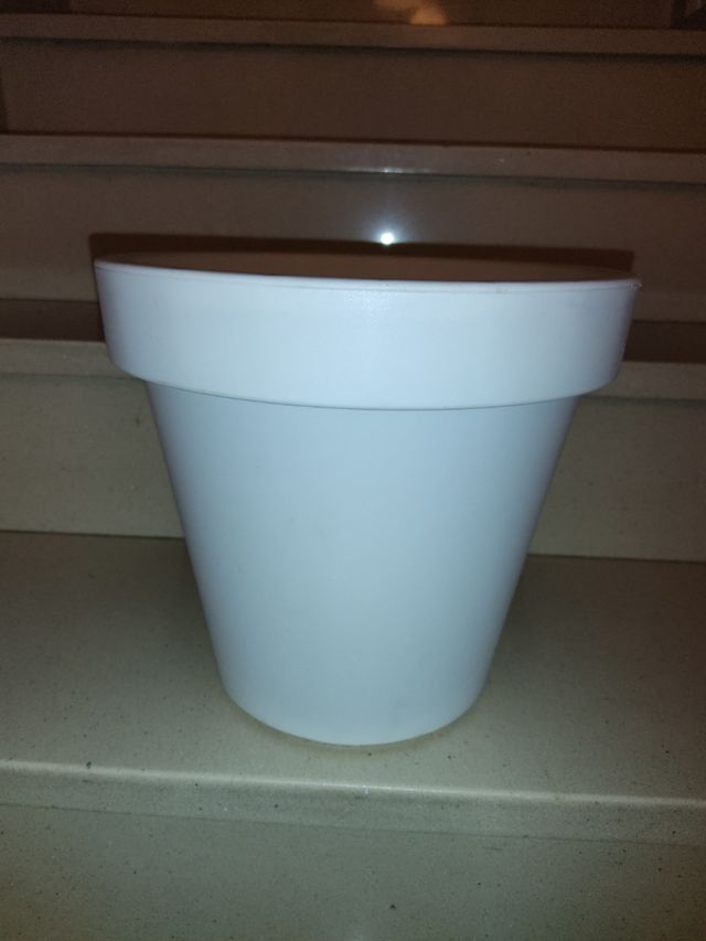 Maceta de plástico