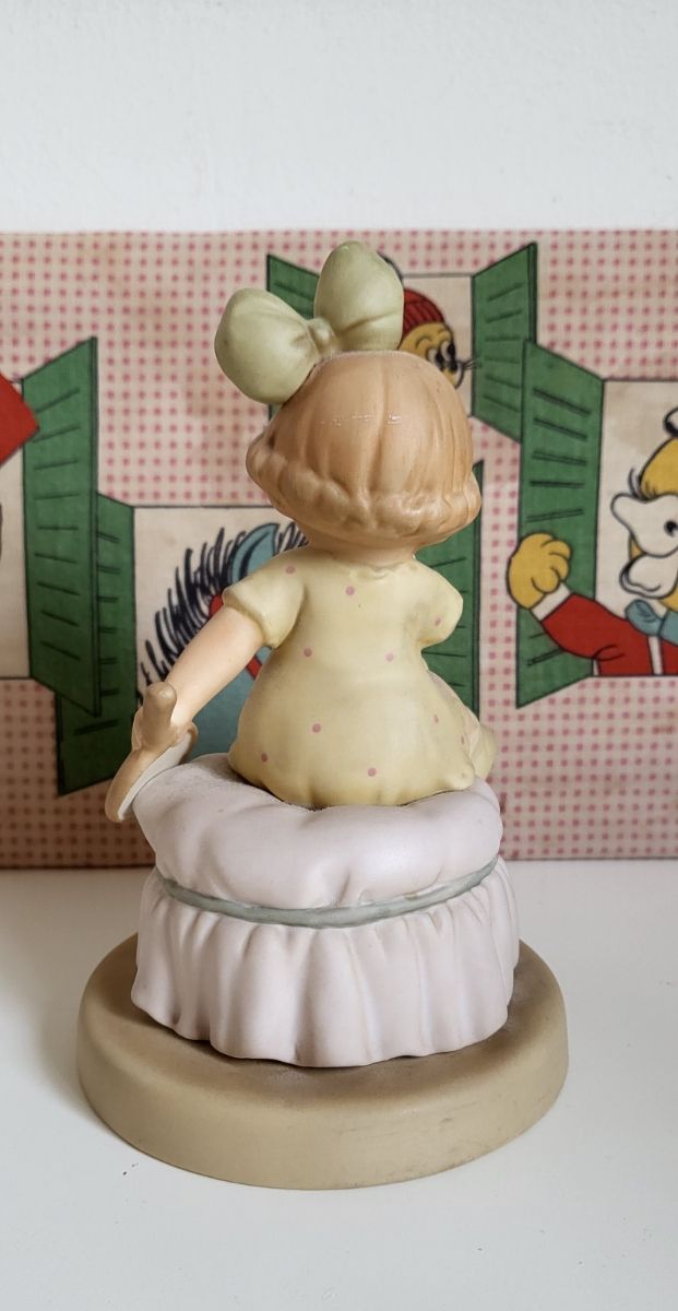 Statuina mabel Lucie