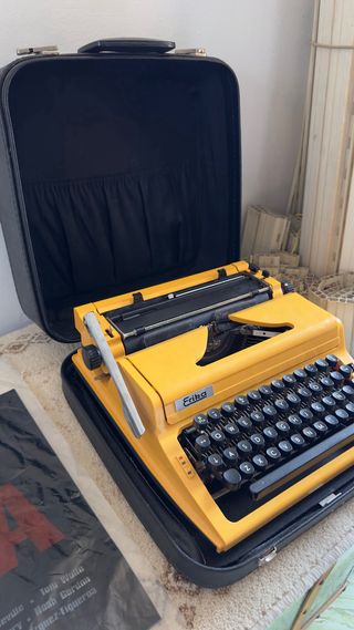 Maquina de escribir ERIKA