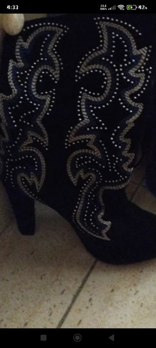 Botas piel Zara bordadas 