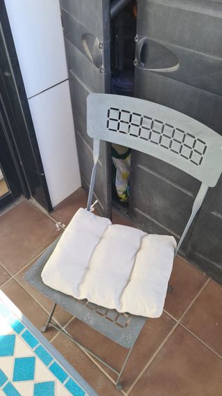 Mesa y sillas jardin
