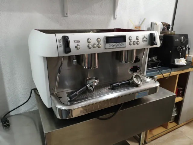 Cafetera 2 gr. Revisada electrica