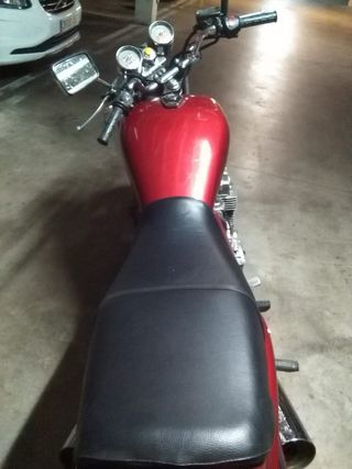 Moto CB 750. Clasica en buen estado