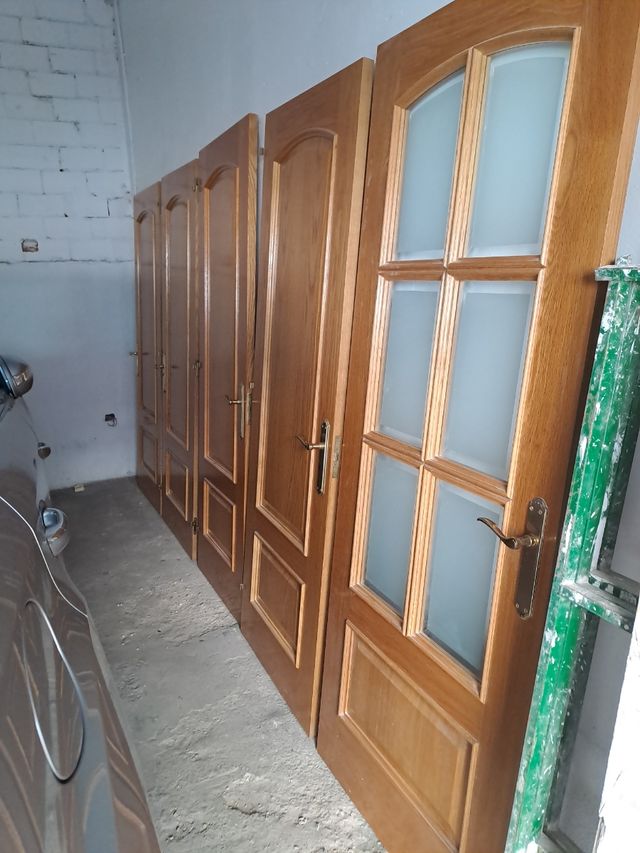 Puertas roble macizas.