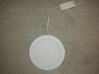 Luces de emergencia y focos de led 
