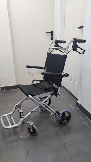 Silla ruedas plegable Mobiclinic Neptuno