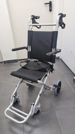 Silla ruedas plegable Mobiclinic Neptuno
