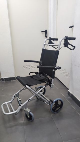 Silla ruedas plegable Mobiclinic Neptuno