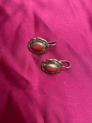 Pendientes de oro y coral