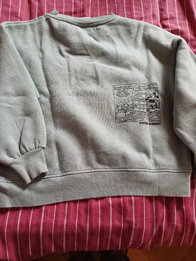 Sudaderas de niña de de varios colores cada una 4€