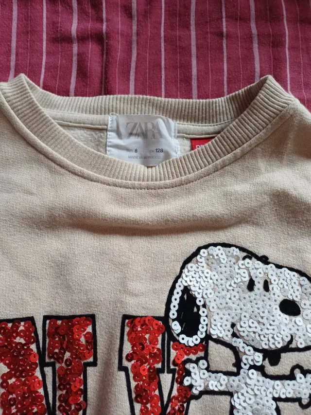 Sudaderas de niña de de varios colores cada una 4€