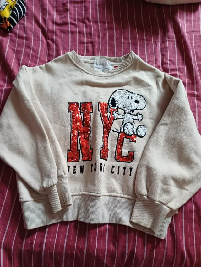 Sudaderas de niña de de varios colores cada una 4€