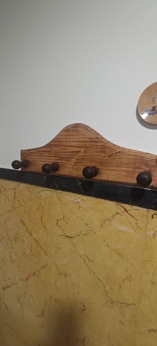 Colgador de Madera de Castaño