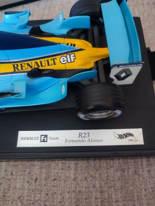 Casco despertador y coche