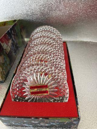 sotto bicchieri in vetro con lavorazione