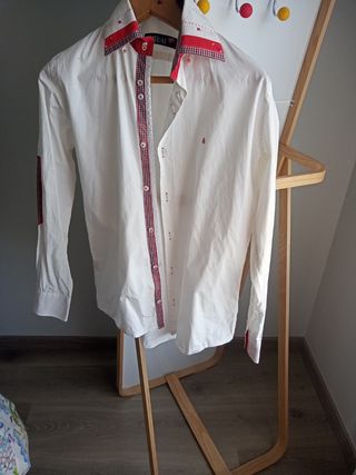 lote.  7.   camisas     chico    