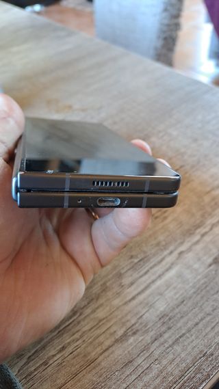 Samsung Galaxy Fold 5 pantalla interior mal
